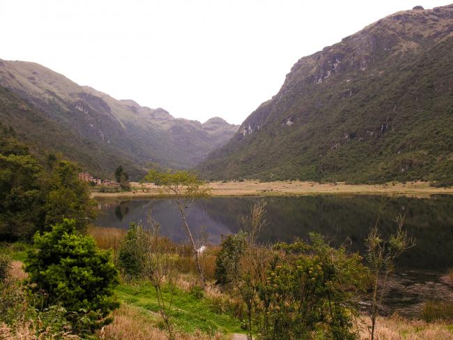 Laguna Liaviucu i Cajas nationalparken Laguna Liaviucu i Cajas nationalparken