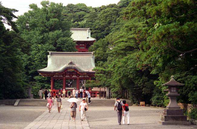 Tsurugaoka Hachimangu i Kamakura er et shinto tempel Tsurugaoka Hachimangu i Kamakura er et shinto tempel